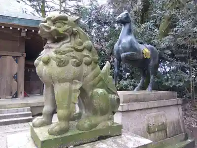 高岡市護国神社の狛犬