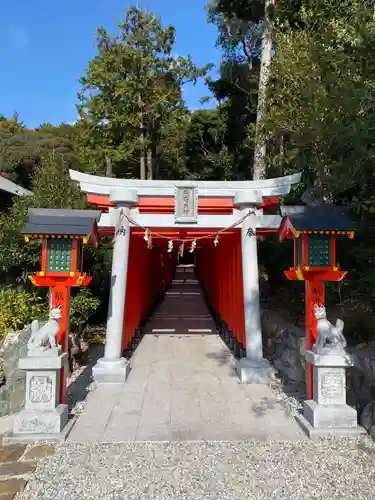 二川伏見稲荷の鳥居