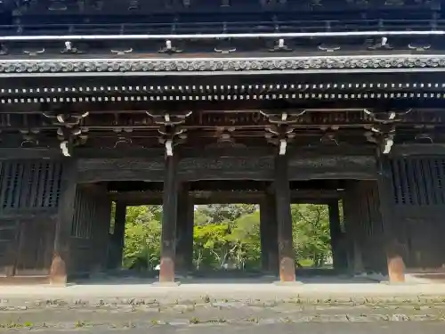 根来寺 大門の{uncategorized: "未分類", other: "その他", undefined: "問題あり", building: "その他建物", grave: "お墓", sacred_gate: "鳥居", guardian: "狛犬", statue: "像", buddha: "仏像", history: "歴史", nature: "自然", garden: "庭園", animal: "動物", pagoda: "塔", temizu: "手水舎", mountain_gate: "山門・神門", sanctuary: "本殿・本堂", subordinate: "末社・摂社", art: "芸術", scenery: "景色", jizo: "地蔵", ema: "絵馬", goshuin: "御朱印", omikuji: "おみくじ", items: "授与品その他", amulet: "お守り", goshuincho: "御朱印帳", eats: "食事", festival: "お祭り", votive_dance: "神楽", shichigosan: "七五三参", wedding: "結婚式", experience: "体験その他", initially: "初詣", around: "周辺", anti_infection: "感染症対策"}