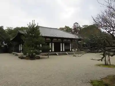 秋篠寺の本殿・本堂
