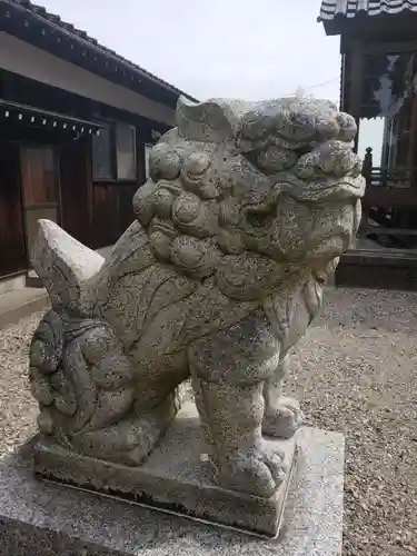 小泉神社の狛犬