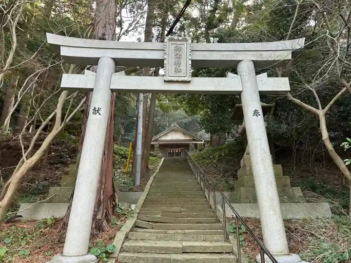 御津神社の{uncategorized: "未分類", other: "その他", undefined: "問題あり", building: "その他建物", grave: "お墓", sacred_gate: "鳥居", guardian: "狛犬", statue: "像", buddha: "仏像", history: "歴史", nature: "自然", garden: "庭園", animal: "動物", pagoda: "塔", temizu: "手水舎", mountain_gate: "山門・神門", sanctuary: "本殿・本堂", subordinate: "末社・摂社", art: "芸術", scenery: "景色", jizo: "地蔵", ema: "絵馬", goshuin: "御朱印", omikuji: "おみくじ", items: "授与品その他", amulet: "お守り", goshuincho: "御朱印帳", eats: "食事", festival: "お祭り", votive_dance: "神楽", shichigosan: "七五三参", wedding: "結婚式", experience: "体験その他", initially: "初詣", around: "周辺", anti_infection: "感染症対策"}