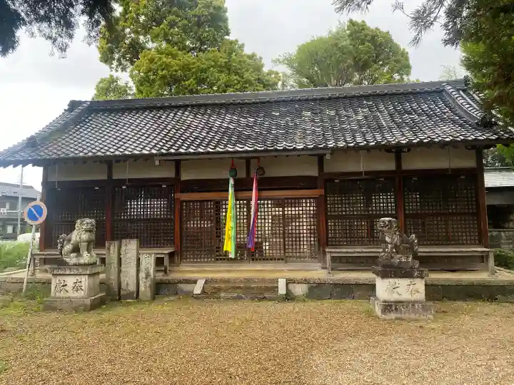 春日若宮神社の{uncategorized: "未分類", other: "その他", undefined: "問題あり", building: "その他建物", grave: "お墓", sacred_gate: "鳥居", guardian: "狛犬", statue: "像", buddha: "仏像", history: "歴史", nature: "自然", garden: "庭園", animal: "動物", pagoda: "塔", temizu: "手水舎", mountain_gate: "山門・神門", sanctuary: "本殿・本堂", subordinate: "末社・摂社", art: "芸術", scenery: "景色", jizo: "地蔵", ema: "絵馬", goshuin: "御朱印", omikuji: "おみくじ", items: "授与品その他", amulet: "お守り", goshuincho: "御朱印帳", eats: "食事", festival: "お祭り", votive_dance: "神楽", shichigosan: "七五三参", wedding: "結婚式", experience: "体験その他", initially: "初詣", around: "周辺", anti_infection: "感染症対策"}