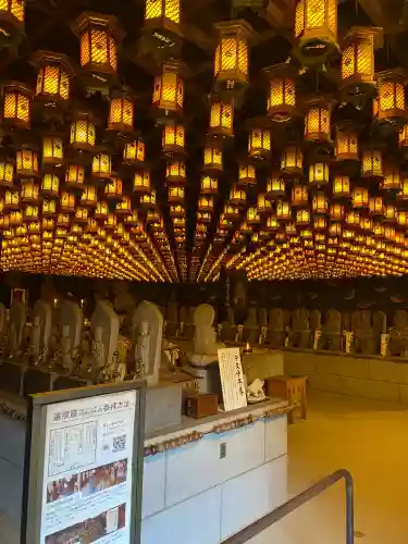 大聖院の{uncategorized: "未分類", other: "その他", undefined: "問題あり", building: "その他建物", grave: "お墓", sacred_gate: "鳥居", guardian: "狛犬", statue: "像", buddha: "仏像", history: "歴史", nature: "自然", garden: "庭園", animal: "動物", pagoda: "塔", temizu: "手水舎", mountain_gate: "山門・神門", sanctuary: "本殿・本堂", subordinate: "末社・摂社", art: "芸術", scenery: "景色", jizo: "地蔵", ema: "絵馬", goshuin: "御朱印", omikuji: "おみくじ", items: "授与品その他", amulet: "お守り", goshuincho: "御朱印帳", eats: "食事", festival: "お祭り", votive_dance: "神楽", shichigosan: "七五三参", wedding: "結婚式", experience: "体験その他", initially: "初詣", around: "周辺", anti_infection: "感染症対策"}