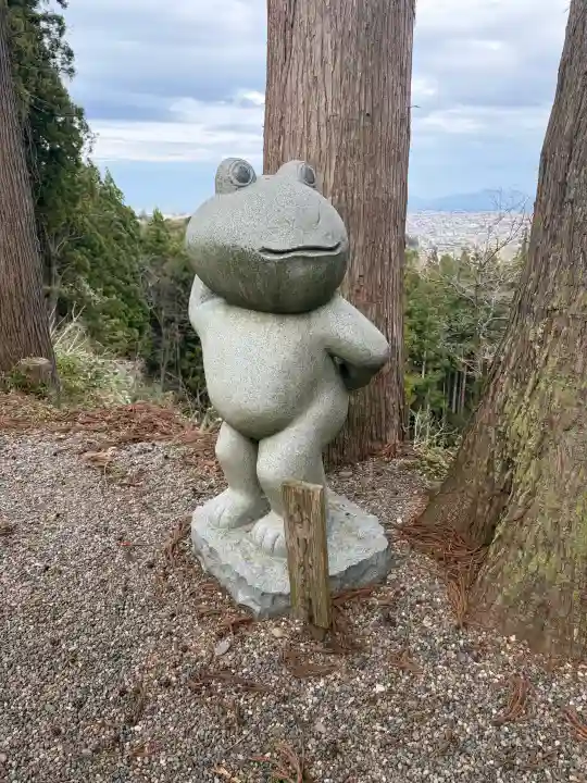 春日山神社の{uncategorized: "未分類", other: "その他", undefined: "問題あり", building: "その他建物", grave: "お墓", sacred_gate: "鳥居", guardian: "狛犬", statue: "像", buddha: "仏像", history: "歴史", nature: "自然", garden: "庭園", animal: "動物", pagoda: "塔", temizu: "手水舎", mountain_gate: "山門・神門", sanctuary: "本殿・本堂", subordinate: "末社・摂社", art: "芸術", scenery: "景色", jizo: "地蔵", ema: "絵馬", goshuin: "御朱印", omikuji: "おみくじ", items: "授与品その他", amulet: "お守り", goshuincho: "御朱印帳", eats: "食事", festival: "お祭り", votive_dance: "神楽", shichigosan: "七五三参", wedding: "結婚式", experience: "体験その他", initially: "初詣", around: "周辺", anti_infection: "感染症対策"}