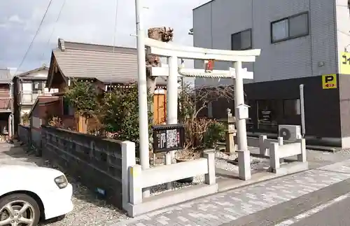 明徳稲荷神社の鳥居