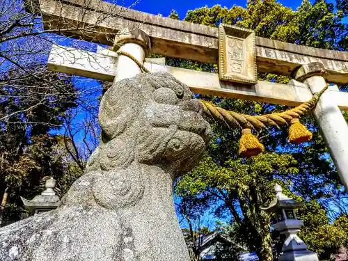 東端八劔神社の狛犬