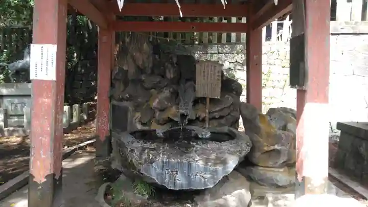 小国両神社の手水舎