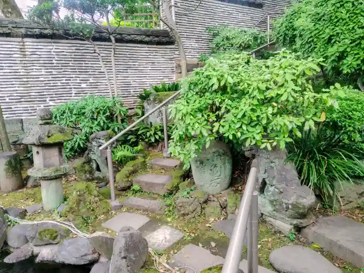 待乳山聖天(本龍院)の{uncategorized: "未分類", other: "その他", undefined: "問題あり", building: "その他建物", grave: "お墓", sacred_gate: "鳥居", guardian: "狛犬", statue: "像", buddha: "仏像", history: "歴史", nature: "自然", garden: "庭園", animal: "動物", pagoda: "塔", temizu: "手水舎", mountain_gate: "山門・神門", sanctuary: "本殿・本堂", subordinate: "末社・摂社", art: "芸術", scenery: "景色", jizo: "地蔵", ema: "絵馬", goshuin: "御朱印", omikuji: "おみくじ", items: "授与品その他", amulet: "お守り", goshuincho: "御朱印帳", eats: "食事", festival: "お祭り", votive_dance: "神楽", shichigosan: "七五三参", wedding: "結婚式", experience: "体験その他", initially: "初詣", around: "周辺", anti_infection: "感染症対策"}
