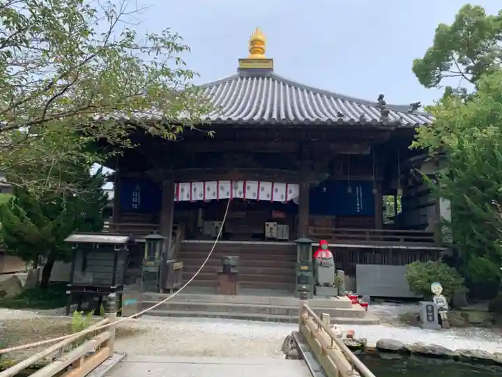 霊山寺の本殿・本堂