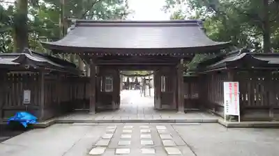 雄山神社前立社壇の山門・神門