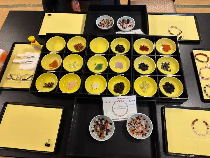 玉照院の{uncategorized: "未分類", other: "その他", undefined: "問題あり", building: "その他建物", grave: "お墓", sacred_gate: "鳥居", guardian: "狛犬", statue: "像", buddha: "仏像", history: "歴史", nature: "自然", garden: "庭園", animal: "動物", pagoda: "塔", temizu: "手水舎", mountain_gate: "山門・神門", sanctuary: "本殿・本堂", subordinate: "末社・摂社", art: "芸術", scenery: "景色", jizo: "地蔵", ema: "絵馬", goshuin: "御朱印", omikuji: "おみくじ", items: "授与品その他", amulet: "お守り", goshuincho: "御朱印帳", eats: "食事", festival: "お祭り", votive_dance: "神楽", shichigosan: "七五三参", wedding: "結婚式", experience: "体験その他", initially: "初詣", around: "周辺", anti_infection: "感染症対策"}