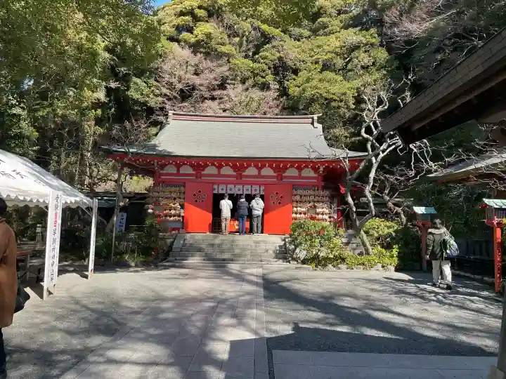 荏柄天神社の{uncategorized: "未分類", other: "その他", undefined: "問題あり", building: "その他建物", grave: "お墓", sacred_gate: "鳥居", guardian: "狛犬", statue: "像", buddha: "仏像", history: "歴史", nature: "自然", garden: "庭園", animal: "動物", pagoda: "塔", temizu: "手水舎", mountain_gate: "山門・神門", sanctuary: "本殿・本堂", subordinate: "末社・摂社", art: "芸術", scenery: "景色", jizo: "地蔵", ema: "絵馬", goshuin: "御朱印", omikuji: "おみくじ", items: "授与品その他", amulet: "お守り", goshuincho: "御朱印帳", eats: "食事", festival: "お祭り", votive_dance: "神楽", shichigosan: "七五三参", wedding: "結婚式", experience: "体験その他", initially: "初詣", around: "周辺", anti_infection: "感染症対策"}