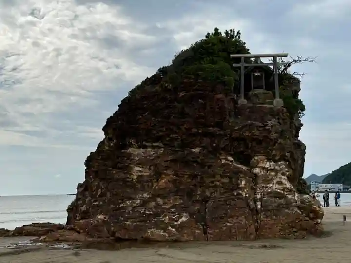 稲佐の浜 弁天島(島根県)