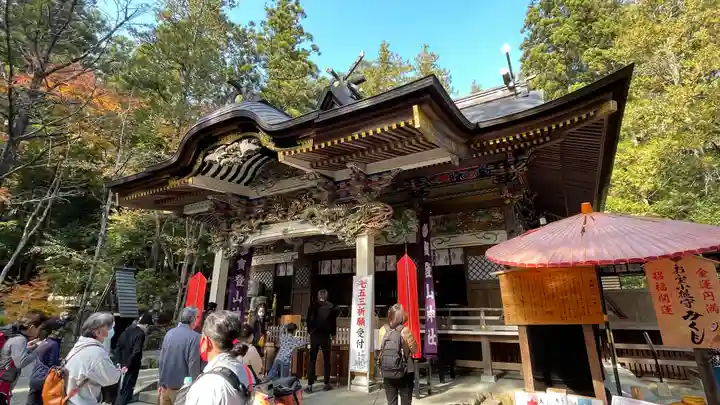 宝登山神社の本殿・本堂