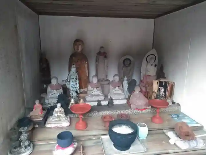 明礬薬師寺の仏像