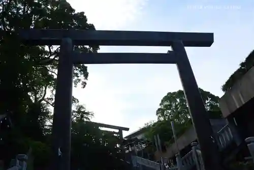 伊勢山皇大神宮の鳥居