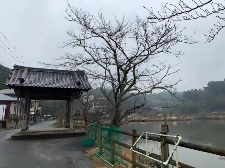 成願寺の手水舎