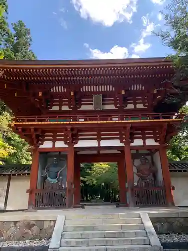 室生寺の山門