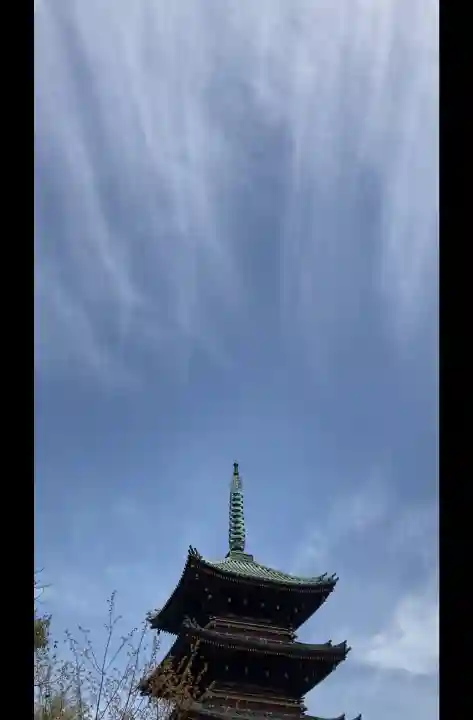上野東照宮の{uncategorized: "未分類", other: "その他", undefined: "問題あり", building: "その他建物", grave: "お墓", sacred_gate: "鳥居", guardian: "狛犬", statue: "像", buddha: "仏像", history: "歴史", nature: "自然", garden: "庭園", animal: "動物", pagoda: "塔", temizu: "手水舎", mountain_gate: "山門・神門", sanctuary: "本殿・本堂", subordinate: "末社・摂社", art: "芸術", scenery: "景色", jizo: "地蔵", ema: "絵馬", goshuin: "御朱印", omikuji: "おみくじ", items: "授与品その他", amulet: "お守り", goshuincho: "御朱印帳", eats: "食事", festival: "お祭り", votive_dance: "神楽", shichigosan: "七五三参", wedding: "結婚式", experience: "体験その他", initially: "初詣", around: "周辺", anti_infection: "感染症対策"}