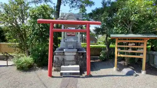 高尾山穂見神社の末社