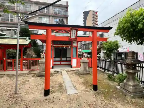 兵庫嚴島神社の{uncategorized: "未分類", other: "その他", undefined: "問題あり", building: "その他建物", grave: "お墓", sacred_gate: "鳥居", guardian: "狛犬", statue: "像", buddha: "仏像", history: "歴史", nature: "自然", garden: "庭園", animal: "動物", pagoda: "塔", temizu: "手水舎", mountain_gate: "山門・神門", sanctuary: "本殿・本堂", subordinate: "末社・摂社", art: "芸術", scenery: "景色", jizo: "地蔵", ema: "絵馬", goshuin: "御朱印", omikuji: "おみくじ", items: "授与品その他", amulet: "お守り", goshuincho: "御朱印帳", eats: "食事", festival: "お祭り", votive_dance: "神楽", shichigosan: "七五三参", wedding: "結婚式", experience: "体験その他", initially: "初詣", around: "周辺", anti_infection: "感染症対策"}