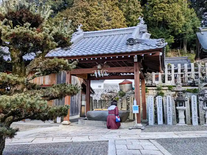 山村神社の手水舎