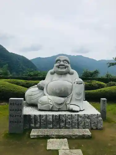 青岸渡寺の像