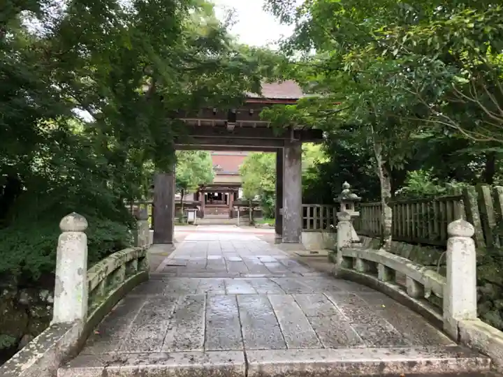 中山神社の山門・神門