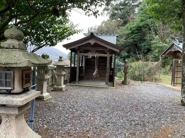 宇波西神社の末社・摂社