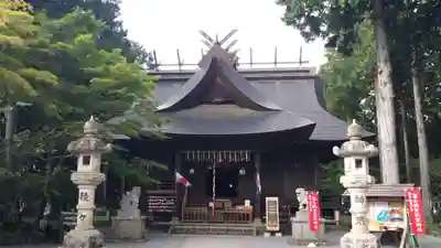 冨士御室浅間神社の本殿・本堂