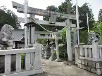 白蛇辨財天の鳥居