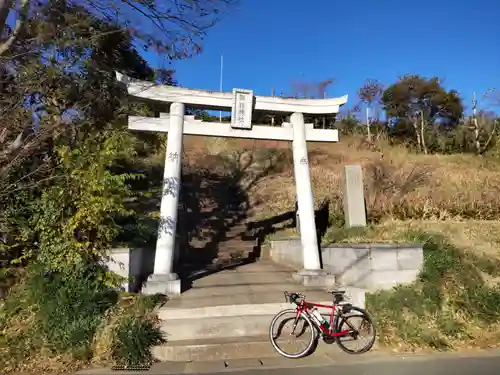 諏訪神社の鳥居