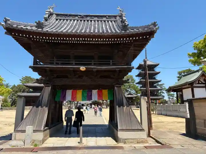 善通寺の{uncategorized: "未分類", other: "その他", undefined: "問題あり", building: "その他建物", grave: "お墓", sacred_gate: "鳥居", guardian: "狛犬", statue: "像", buddha: "仏像", history: "歴史", nature: "自然", garden: "庭園", animal: "動物", pagoda: "塔", temizu: "手水舎", mountain_gate: "山門・神門", sanctuary: "本殿・本堂", subordinate: "末社・摂社", art: "芸術", scenery: "景色", jizo: "地蔵", ema: "絵馬", goshuin: "御朱印", omikuji: "おみくじ", items: "授与品その他", amulet: "お守り", goshuincho: "御朱印帳", eats: "食事", festival: "お祭り", votive_dance: "神楽", shichigosan: "七五三参", wedding: "結婚式", experience: "体験その他", initially: "初詣", around: "周辺", anti_infection: "感染症対策"}