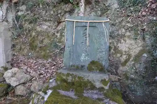 蜂穴神社（石清尾八幡宮末社）の建物その他