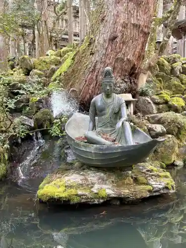 永平寺の{uncategorized: "未分類", other: "その他", undefined: "問題あり", building: "その他建物", grave: "お墓", sacred_gate: "鳥居", guardian: "狛犬", statue: "像", buddha: "仏像", history: "歴史", nature: "自然", garden: "庭園", animal: "動物", pagoda: "塔", temizu: "手水舎", mountain_gate: "山門・神門", sanctuary: "本殿・本堂", subordinate: "末社・摂社", art: "芸術", scenery: "景色", jizo: "地蔵", ema: "絵馬", goshuin: "御朱印", omikuji: "おみくじ", items: "授与品その他", amulet: "お守り", goshuincho: "御朱印帳", eats: "食事", festival: "お祭り", votive_dance: "神楽", shichigosan: "七五三参", wedding: "結婚式", experience: "体験その他", initially: "初詣", around: "周辺", anti_infection: "感染症対策"}