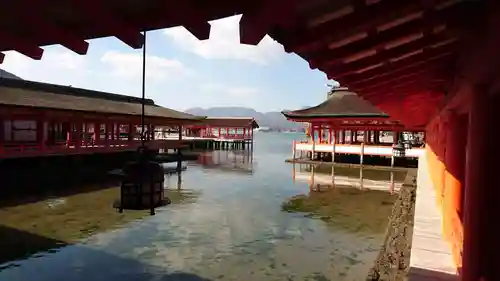 厳島神社の建物その他