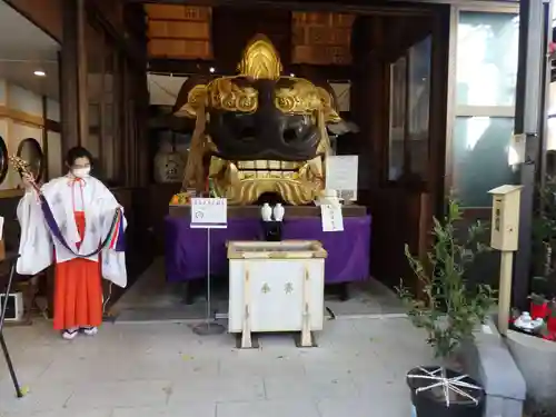 波除神社（波除稲荷神社）の像