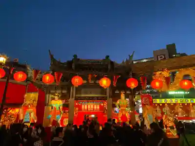長崎尾曲がり猫神社の{uncategorized: "未分類", other: "その他", undefined: "問題あり", building: "その他建物", grave: "お墓", sacred_gate: "鳥居", guardian: "狛犬", statue: "像", buddha: "仏像", history: "歴史", nature: "自然", garden: "庭園", animal: "動物", pagoda: "塔", temizu: "手水舎", mountain_gate: "山門・神門", sanctuary: "本殿・本堂", subordinate: "末社・摂社", art: "芸術", scenery: "景色", jizo: "地蔵", ema: "絵馬", goshuin: "御朱印", omikuji: "おみくじ", items: "授与品その他", amulet: "お守り", goshuincho: "御朱印帳", eats: "食事", festival: "お祭り", votive_dance: "神楽", shichigosan: "七五三参", wedding: "結婚式", experience: "体験その他", initially: "初詣", around: "周辺", anti_infection: "感染症対策"}