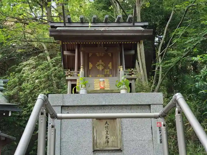神本神社の末社・摂社