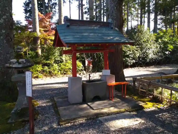 國吉神社の手水舎