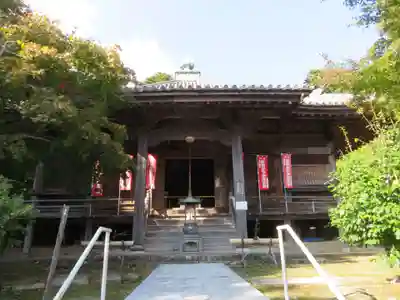 石峯寺の本殿・本堂