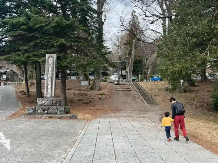諏訪大社上社前宮の{uncategorized: "未分類", other: "その他", undefined: "問題あり", building: "その他建物", grave: "お墓", sacred_gate: "鳥居", guardian: "狛犬", statue: "像", buddha: "仏像", history: "歴史", nature: "自然", garden: "庭園", animal: "動物", pagoda: "塔", temizu: "手水舎", mountain_gate: "山門・神門", sanctuary: "本殿・本堂", subordinate: "末社・摂社", art: "芸術", scenery: "景色", jizo: "地蔵", ema: "絵馬", goshuin: "御朱印", omikuji: "おみくじ", items: "授与品その他", amulet: "お守り", goshuincho: "御朱印帳", eats: "食事", festival: "お祭り", votive_dance: "神楽", shichigosan: "七五三参", wedding: "結婚式", experience: "体験その他", initially: "初詣", around: "周辺", anti_infection: "感染症対策"}