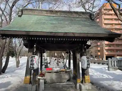 彌彦神社　(伊夜日子神社)の手水舎