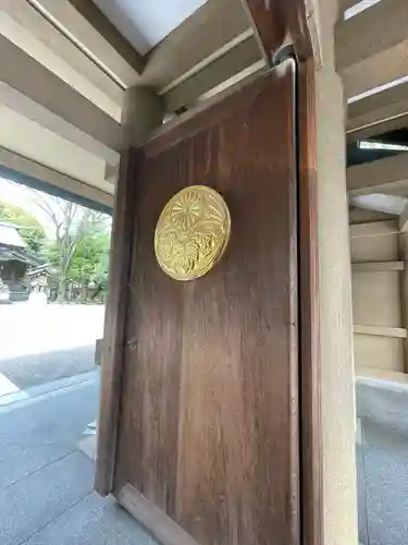 東郷神社の山門