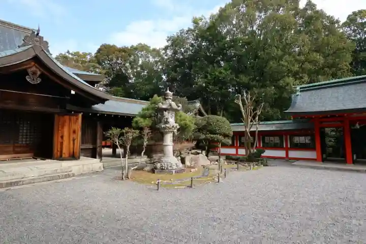 近江神宮の{uncategorized: "未分類", other: "その他", undefined: "問題あり", building: "その他建物", grave: "お墓", sacred_gate: "鳥居", guardian: "狛犬", statue: "像", buddha: "仏像", history: "歴史", nature: "自然", garden: "庭園", animal: "動物", pagoda: "塔", temizu: "手水舎", mountain_gate: "山門・神門", sanctuary: "本殿・本堂", subordinate: "末社・摂社", art: "芸術", scenery: "景色", jizo: "地蔵", ema: "絵馬", goshuin: "御朱印", omikuji: "おみくじ", items: "授与品その他", amulet: "お守り", goshuincho: "御朱印帳", eats: "食事", festival: "お祭り", votive_dance: "神楽", shichigosan: "七五三参", wedding: "結婚式", experience: "体験その他", initially: "初詣", around: "周辺", anti_infection: "感染症対策"}