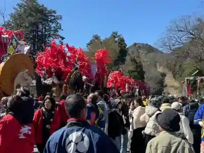 日牟禮八幡宮の{uncategorized: "未分類", other: "その他", undefined: "問題あり", building: "その他建物", grave: "お墓", sacred_gate: "鳥居", guardian: "狛犬", statue: "像", buddha: "仏像", history: "歴史", nature: "自然", garden: "庭園", animal: "動物", pagoda: "塔", temizu: "手水舎", mountain_gate: "山門・神門", sanctuary: "本殿・本堂", subordinate: "末社・摂社", art: "芸術", scenery: "景色", jizo: "地蔵", ema: "絵馬", goshuin: "御朱印", omikuji: "おみくじ", items: "授与品その他", amulet: "お守り", goshuincho: "御朱印帳", eats: "食事", festival: "お祭り", votive_dance: "神楽", shichigosan: "七五三参", wedding: "結婚式", experience: "体験その他", initially: "初詣", around: "周辺", anti_infection: "感染症対策"}