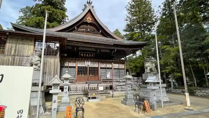 田村神社の本殿・本堂