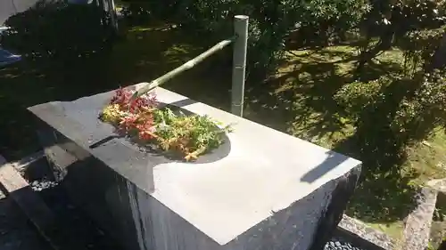 倶利迦羅不動寺鳳凰殿の手水舎