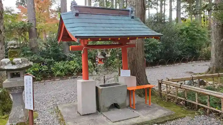 國吉神社の手水舎